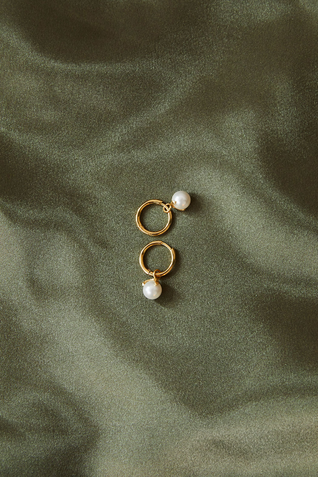 Letters round ear gold - 3