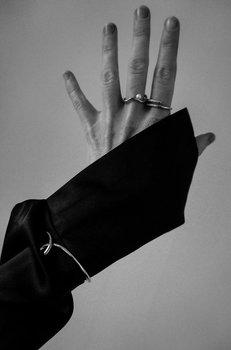 Loop bangle brace silver