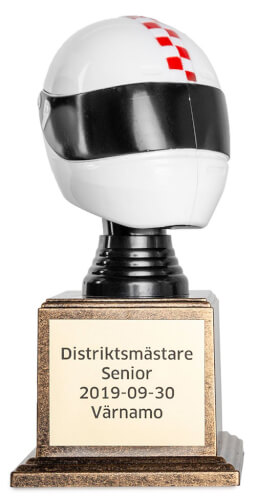 Vit hjälm i färg på antik guldsockel