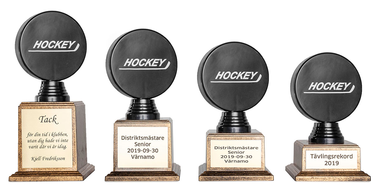 Puck på sockel i antikt guld - 2