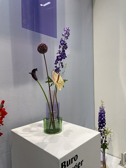 Collage "Paris, Bouquet Violet" av Maria C Bernhardsson. Orginal utan ram.50x35cm.