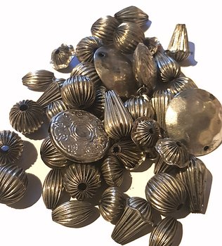 Handgjorda Metallformar och pärlor - Silver Antik look
