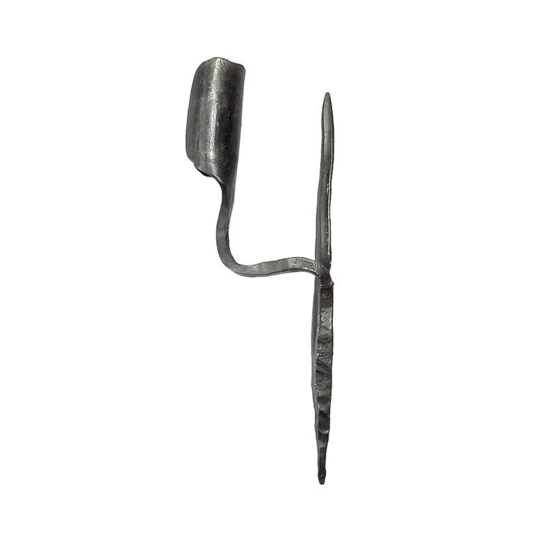 Vikingatid Handsmitt Ljushållare med vinklad och böjd ljusarm - 15cm