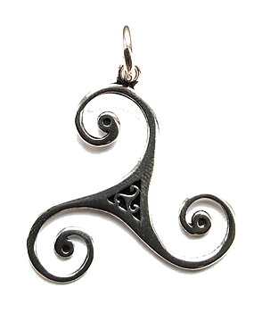 Triskelion Hänge 