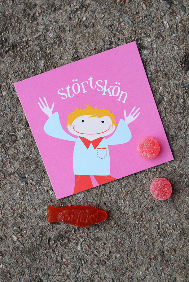 KVADRATISKT KORT – ÄLSKADE UNGE: STÖRTSKÖN