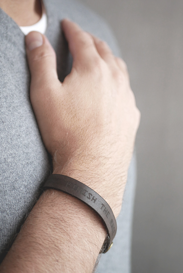 LÄDERARMBAND: KEEP THIS FAITH – FINISH THE RACE