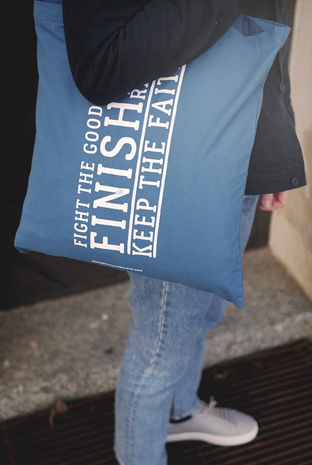 TYGKASSE I BLÅTT: FIGHT THE GOOD FIGHT - 3