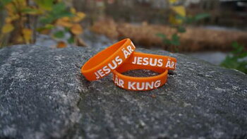 Silikonarmband - Jesus är Kung