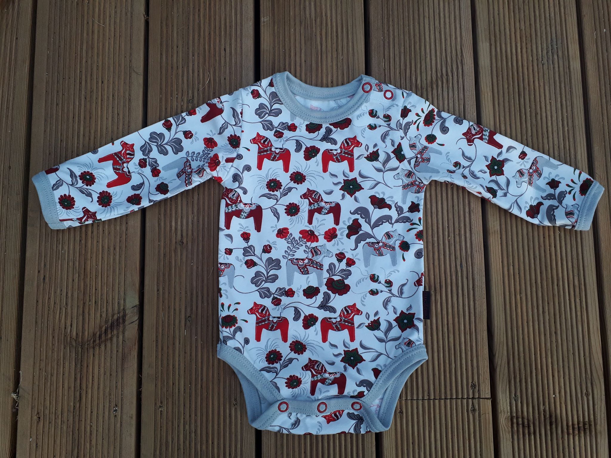 Body m. axelknäppning