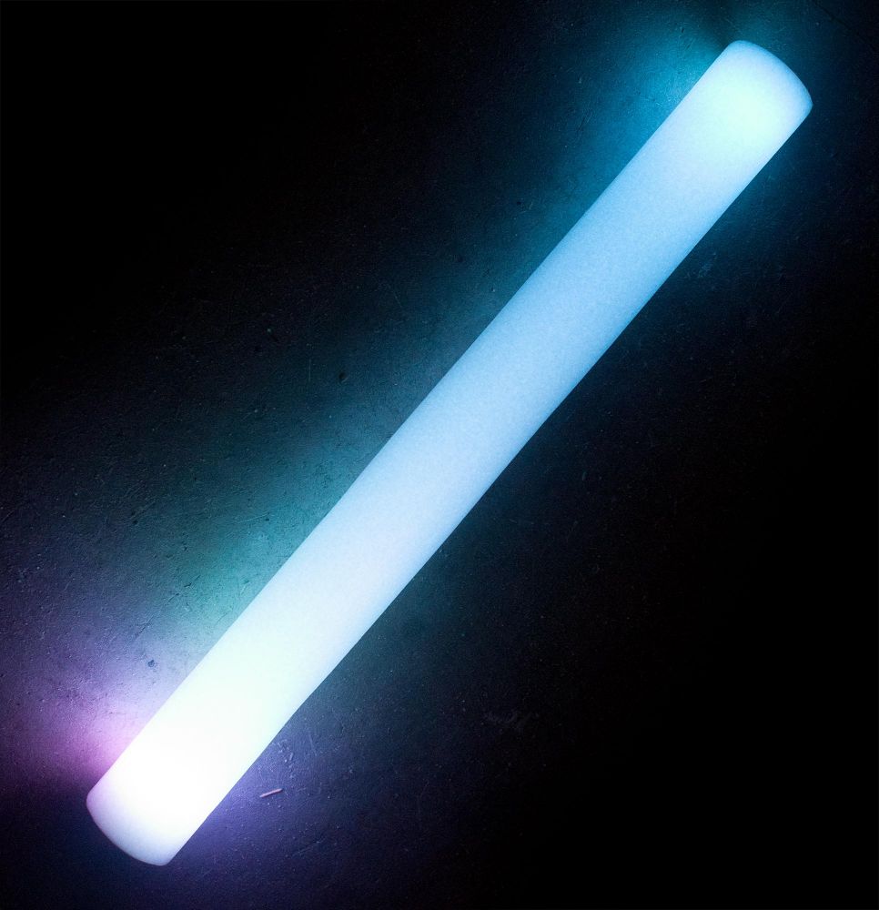Lysende LED skumstav, 48 cm (Hvit)