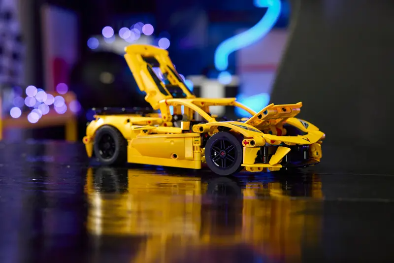 LEGO Technic 42205 Chevrolet Corvette Stingray - 4