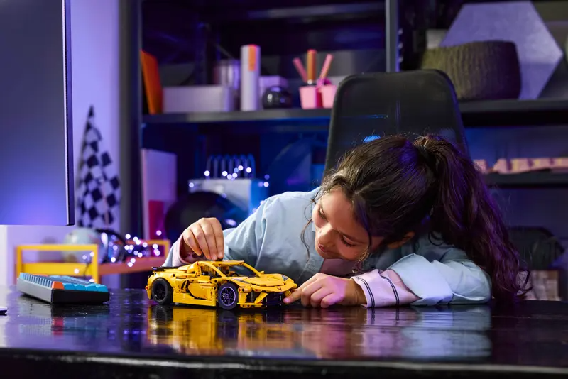 LEGO Technic 42205 Chevrolet Corvette Stingray - 8