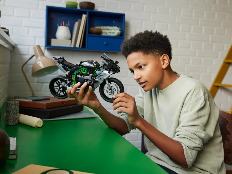 LEGO Technic 42170 Kawasaki Ninja H2R Motorcykel - 4