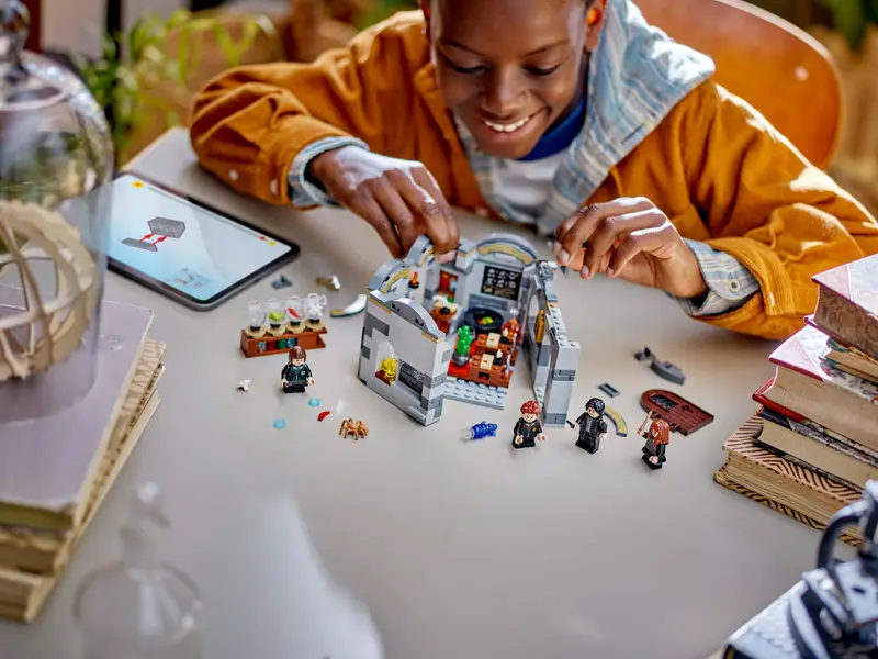 LEGO Harry Potter 76431 Hogwarts™ slott: lektion i trolldryckskonst - 8