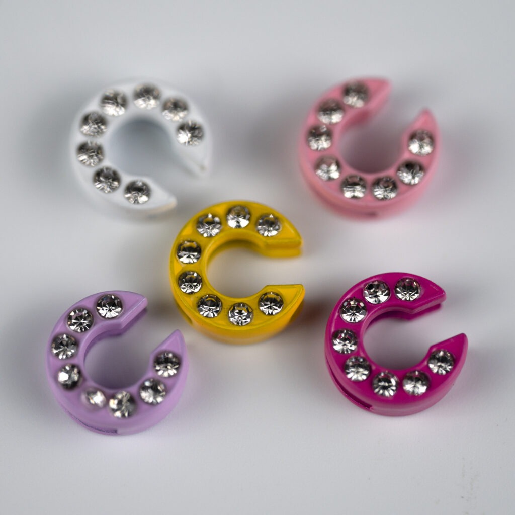 Berlock med Strass & Färg Bostav C - Busy Lizzie