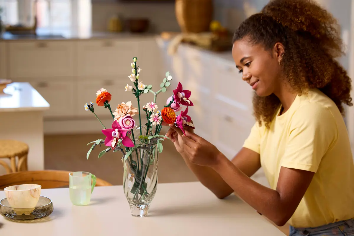 Lego Botanical Collection 10342 Vacker rosa Blombukett - 4