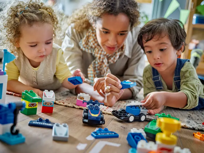 Lego Duplo 10445 F1® Team racerbilar och förare - 2