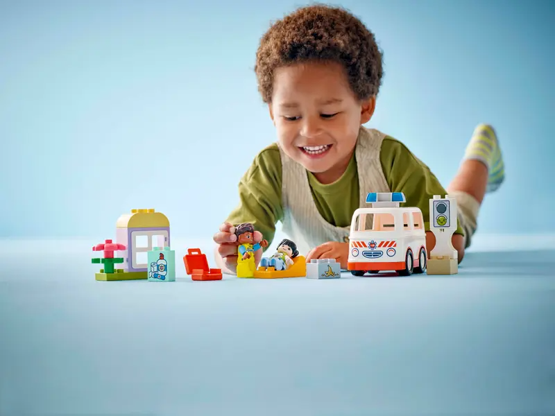 Lego Duplo 10447 Ambulans och förare - 2