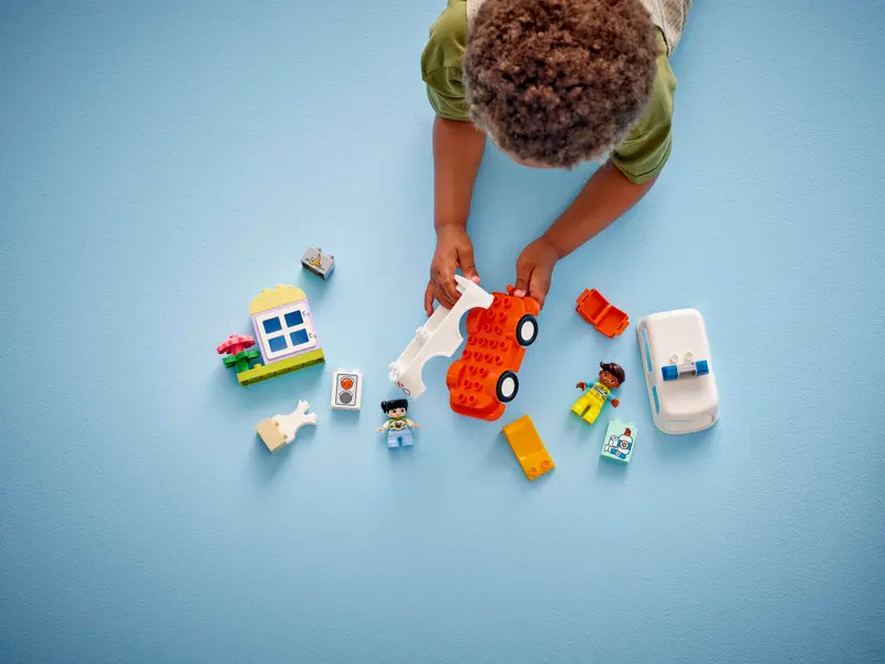 Lego Duplo 10447 Ambulans och förare - 6
