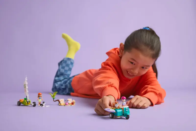 Lego Friends 42641 Äventyr med surfhundar och vespa - 5