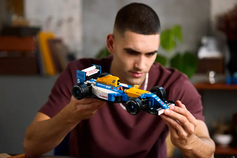 LEGO Icons 10353 Williams Racing FW14B & Nigel Mansell - 2