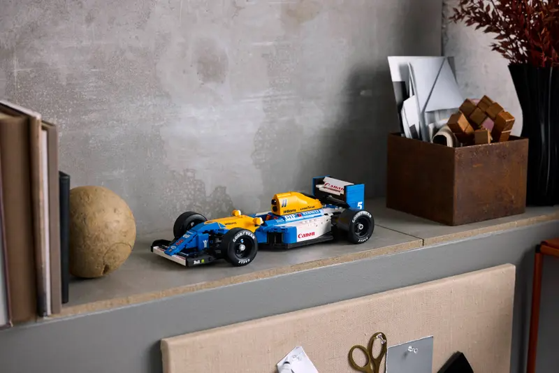 LEGO Icons 10353 Williams Racing FW14B & Nigel Mansell - 9