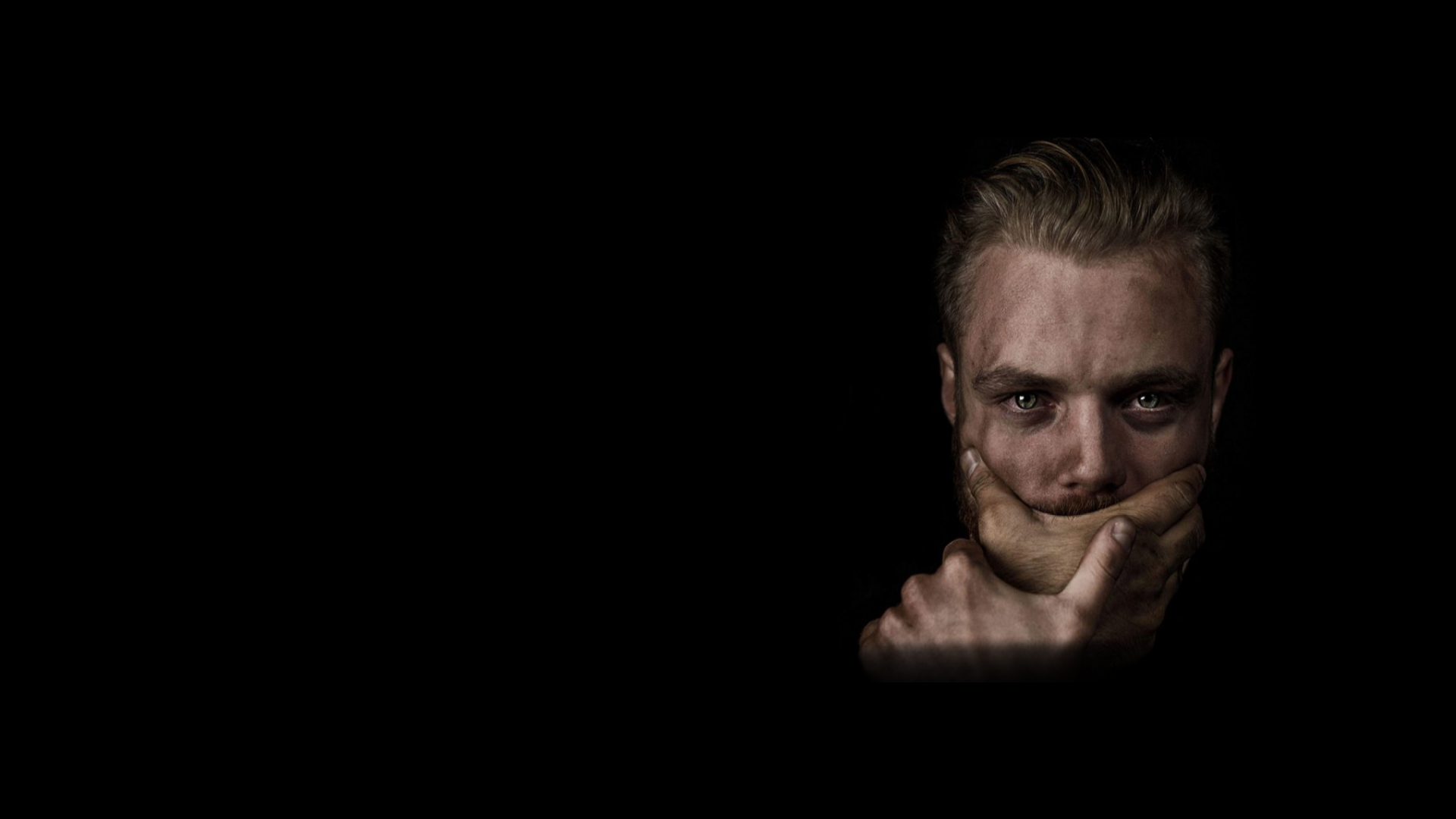 Välkommen till Pontus Lindmans merchshop 